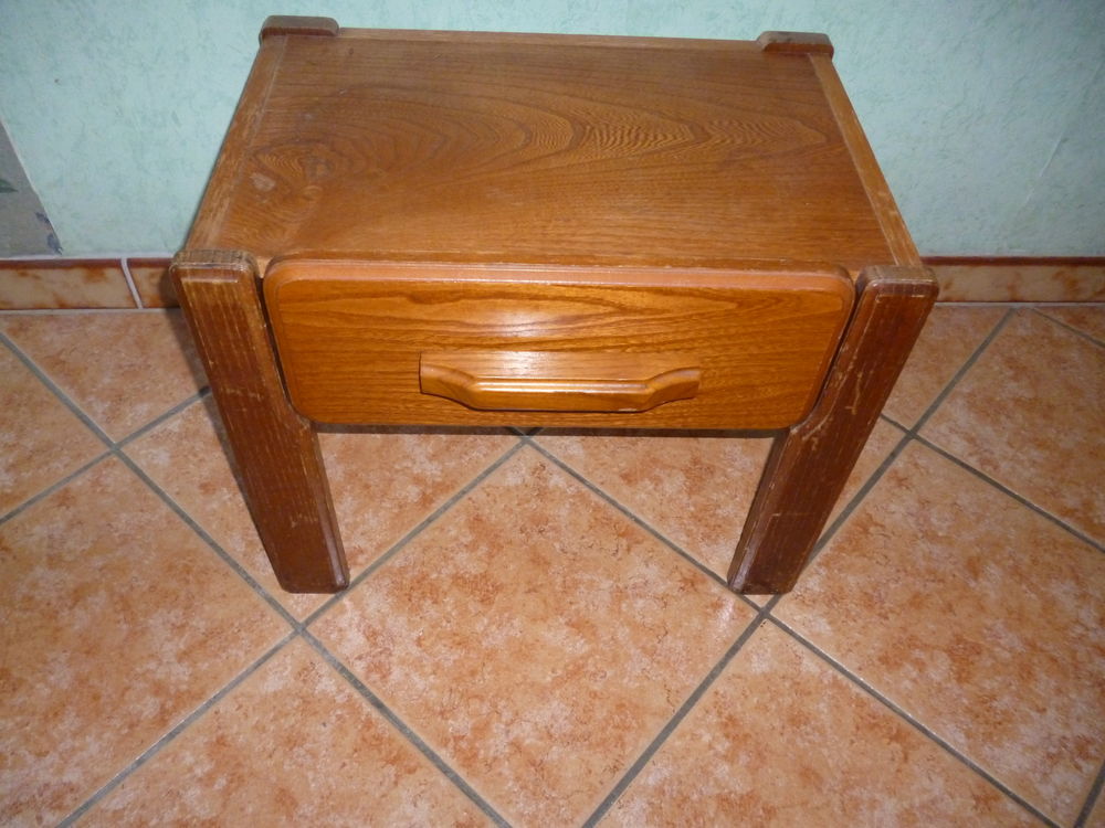 2 chevets en bois Meubles