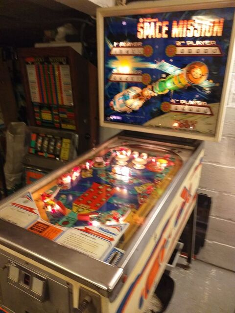 Un flipper hs qui vous encombre, �a m int�resse. Les Sables-d'Olonne (85)