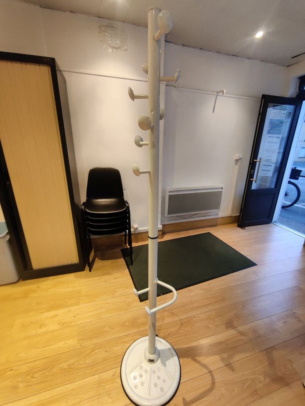 Porte-manteau sur pied perroquet GENEXCO base lest&eacute;e Meubles