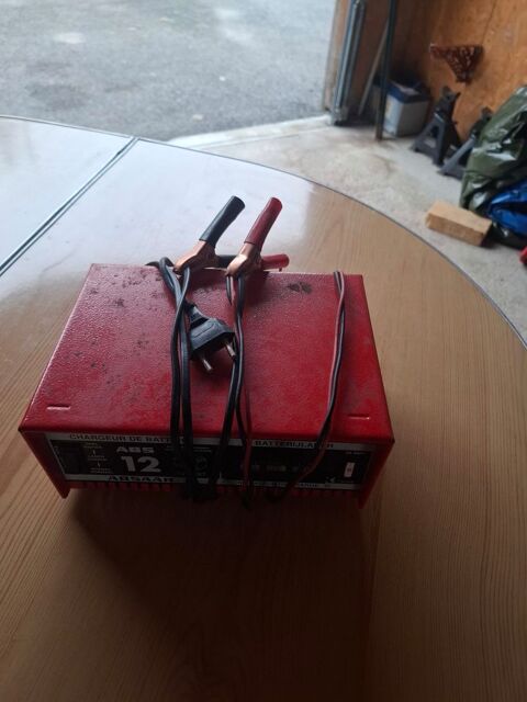 CHARGEUR BATTERIE ANCIEN 15 Possesse (51)