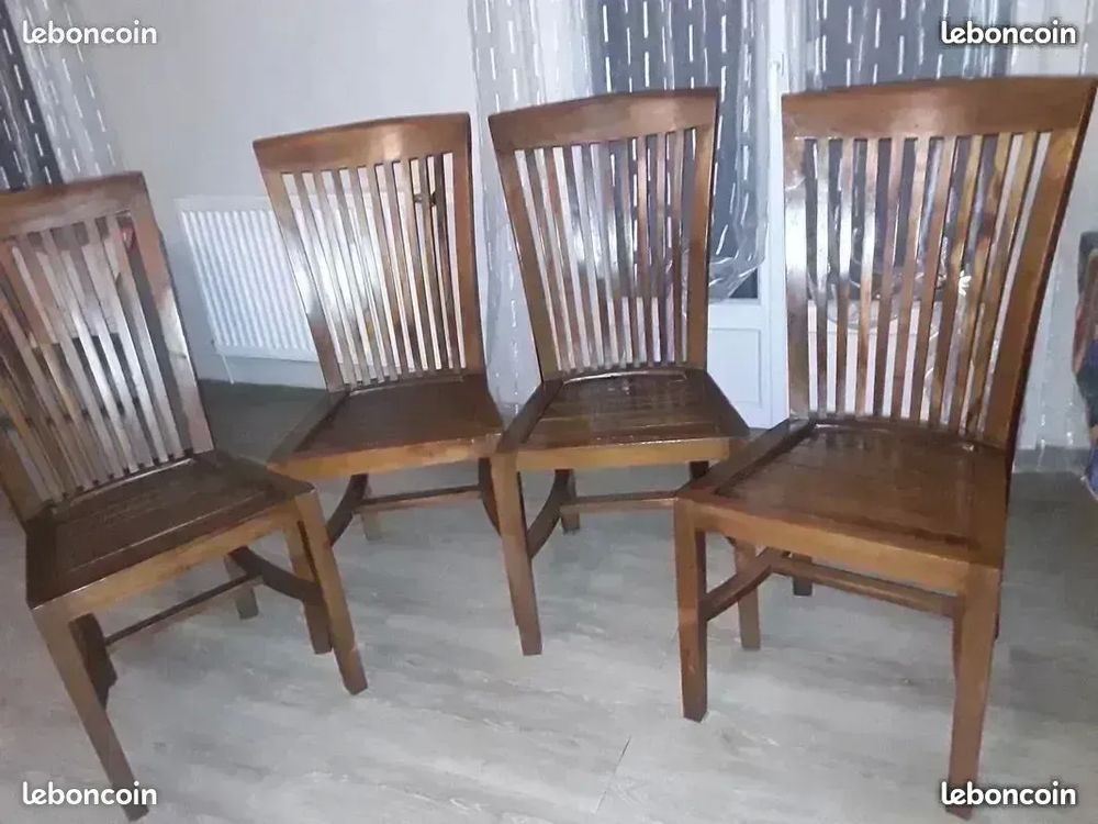 Lot 4 chaises palissandre - de qualit&eacute; - etat neuf Meubles