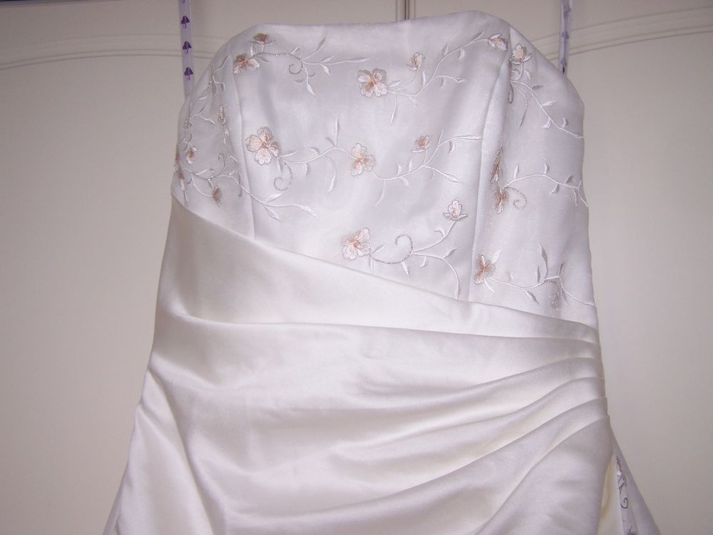 Belle Robe de mari&eacute;e- avec jupon - Tail:42 belle qualit&eacute; Vtements
