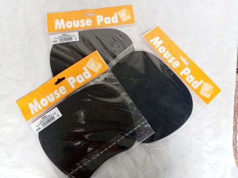 Tapis de souris informatique. Dimension: 210  173 mm. 1€ 1 Sainte-Marie (97)