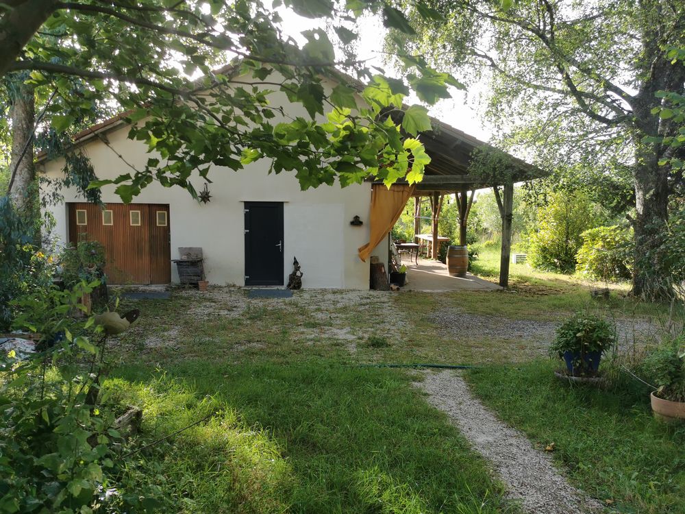 Vente Maison Maison 122m2, garage, dépendances sur 3800m2 de terrain Cussac