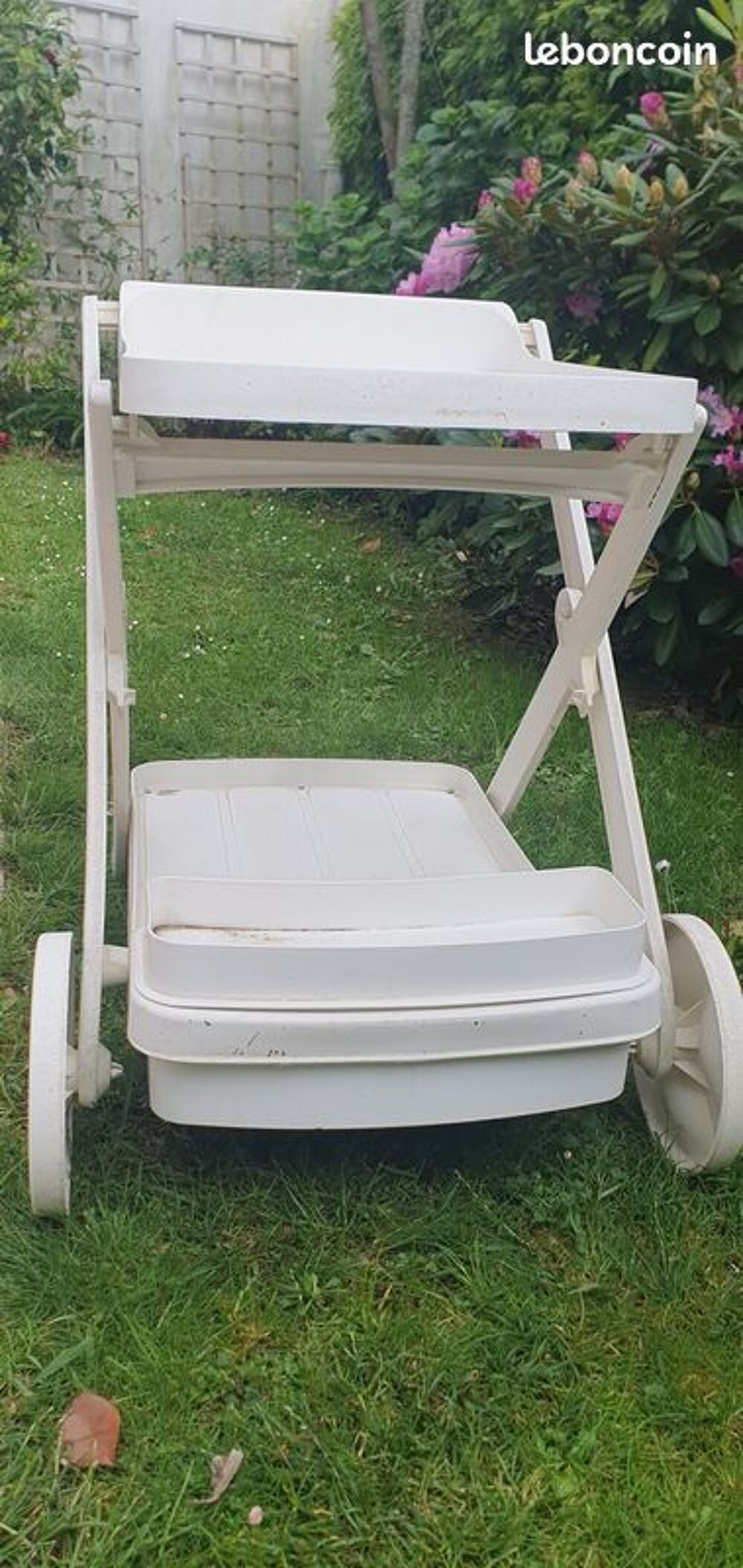 DESSERTE EXTERIEUR Meubles
