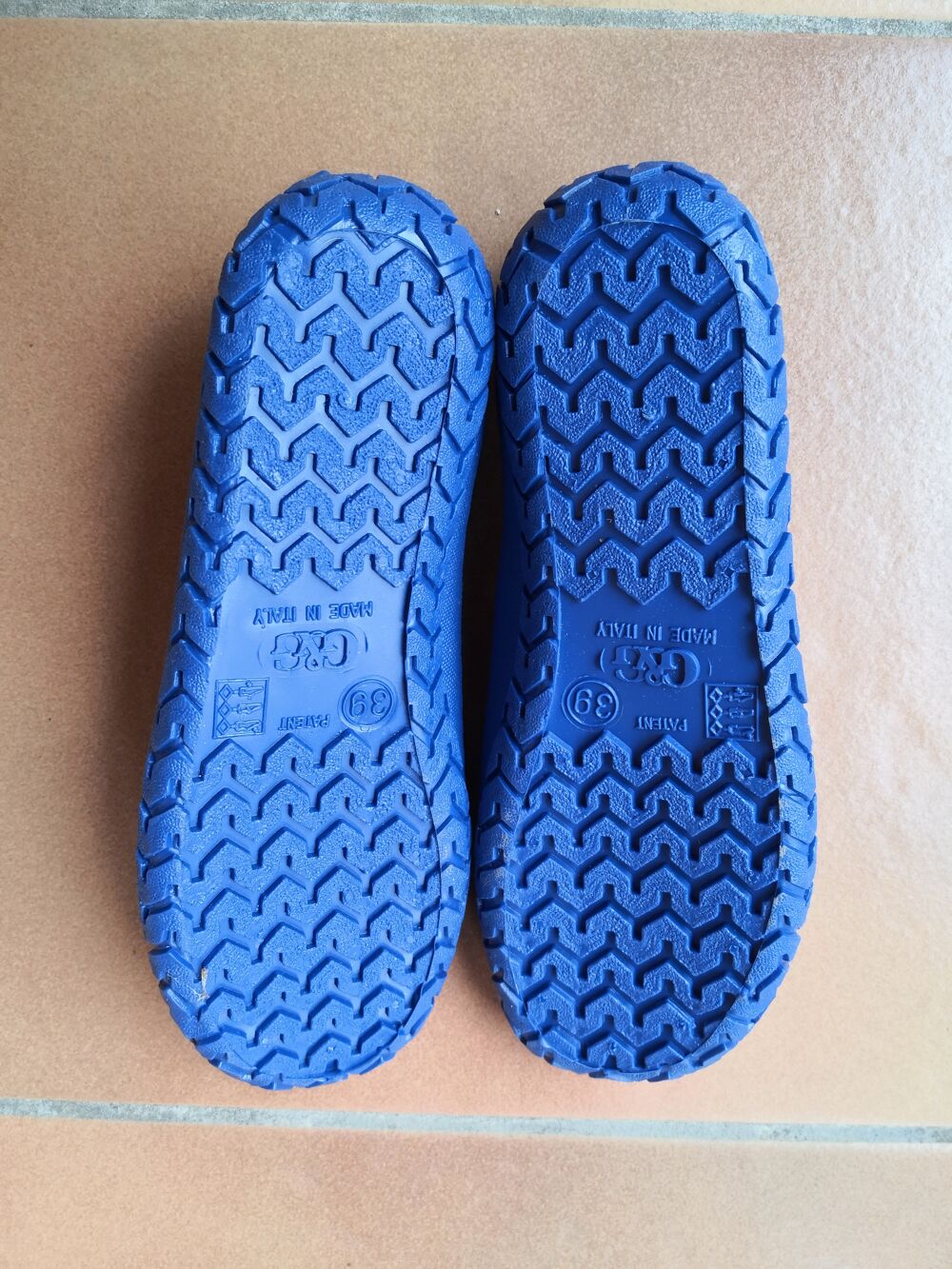 Chaussures baignade ou activit&eacute;s nautiques JAMAIS port&eacute;es Sports