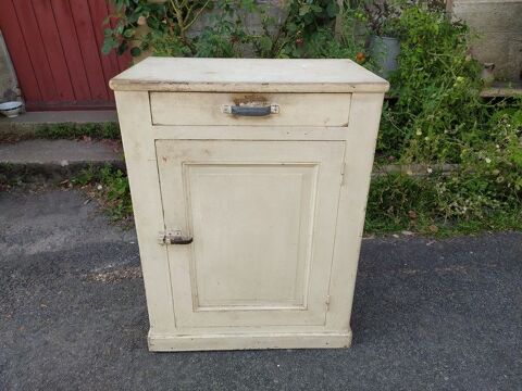 Ancien Petit Meuble Buffet Parisien
50 Loches (37)