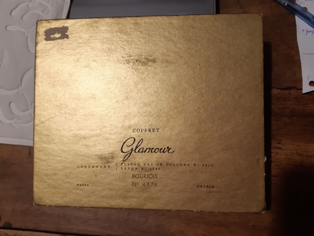 Coffret Glamour de Bourjois de 1950. 