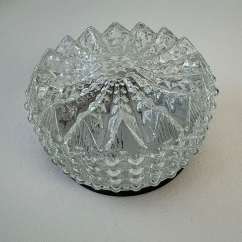 ANCIENNE APPLIQUE RONDE  RZB  VINTAGE
50 Lille (59)