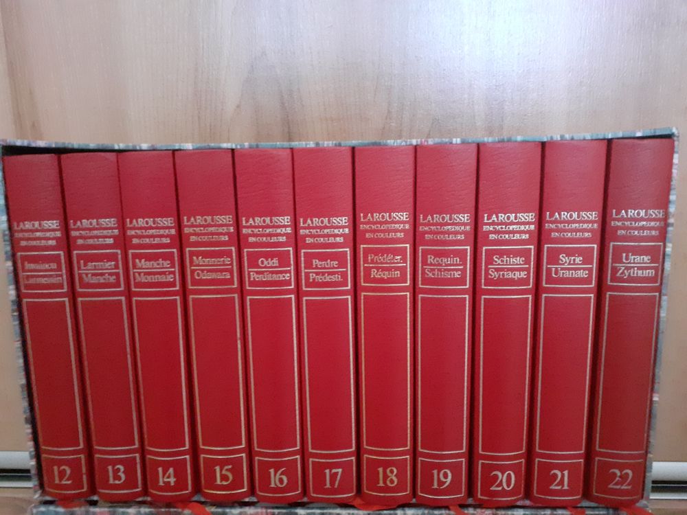 LAROUSSE Encyclopedie en couleurs Livres et BD
