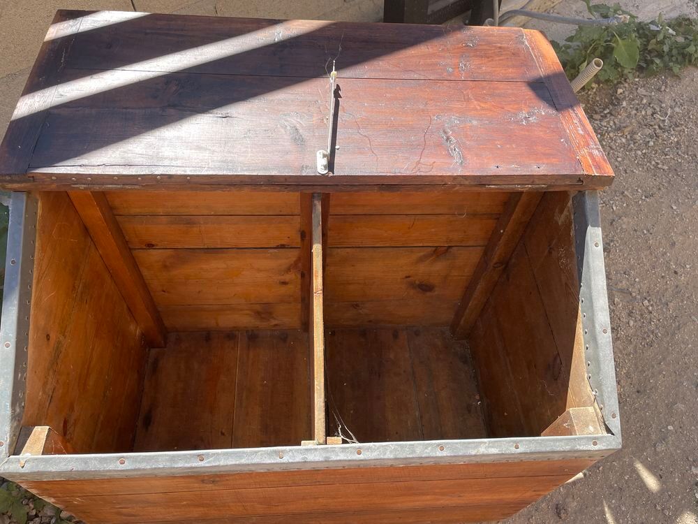 GRAND COFFRE ANCIEN Meubles