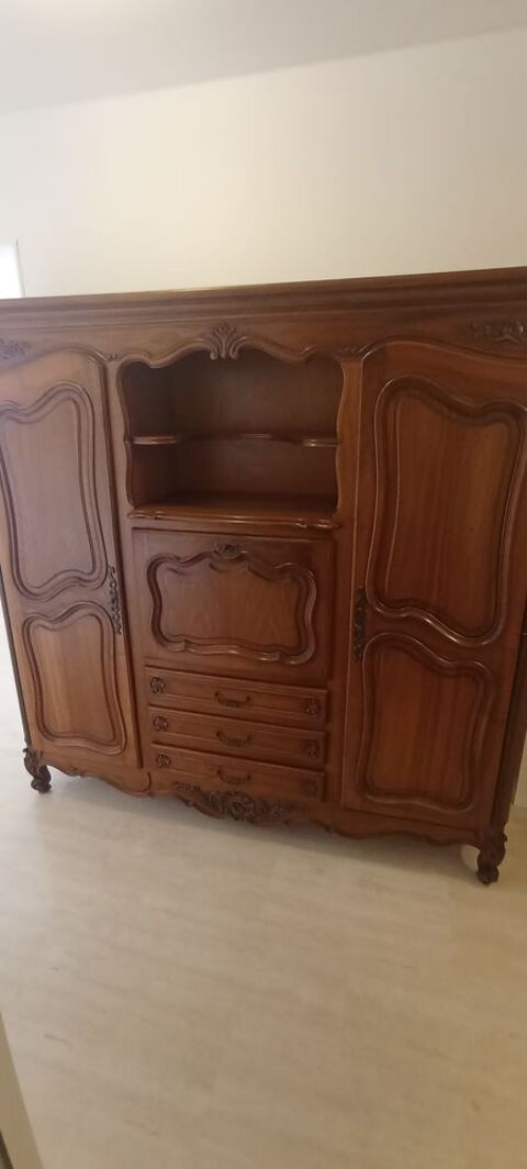 Grand buffet en noyer Le Cannet (06)