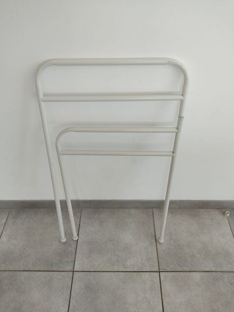 Porte serviette en mtal blanc 89cm 3 Boisset-et-Gaujac (30)