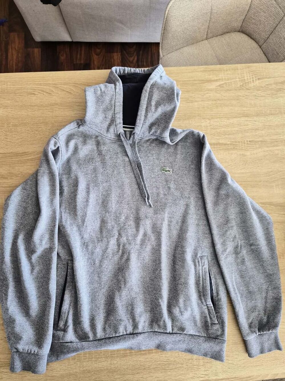 Sweat a capuche Lacoste taille 5 ( L ) Vêtements
