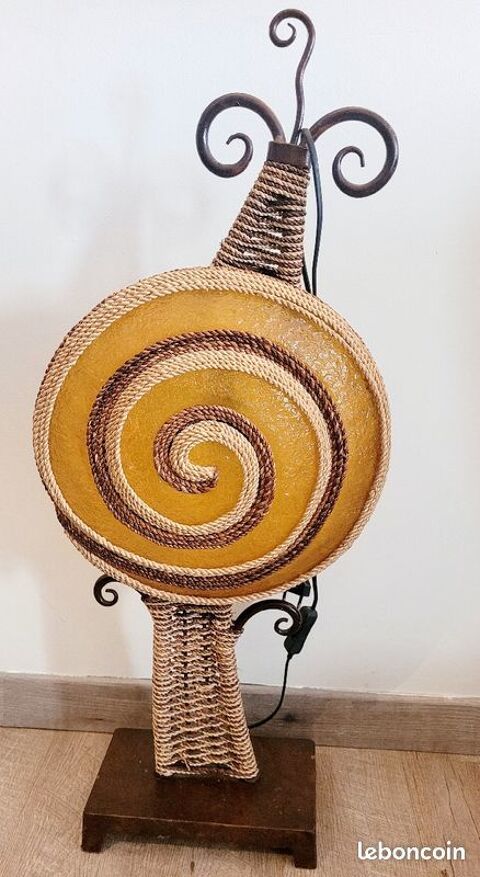 Lampe sur pieds 0 Aimargues (30)