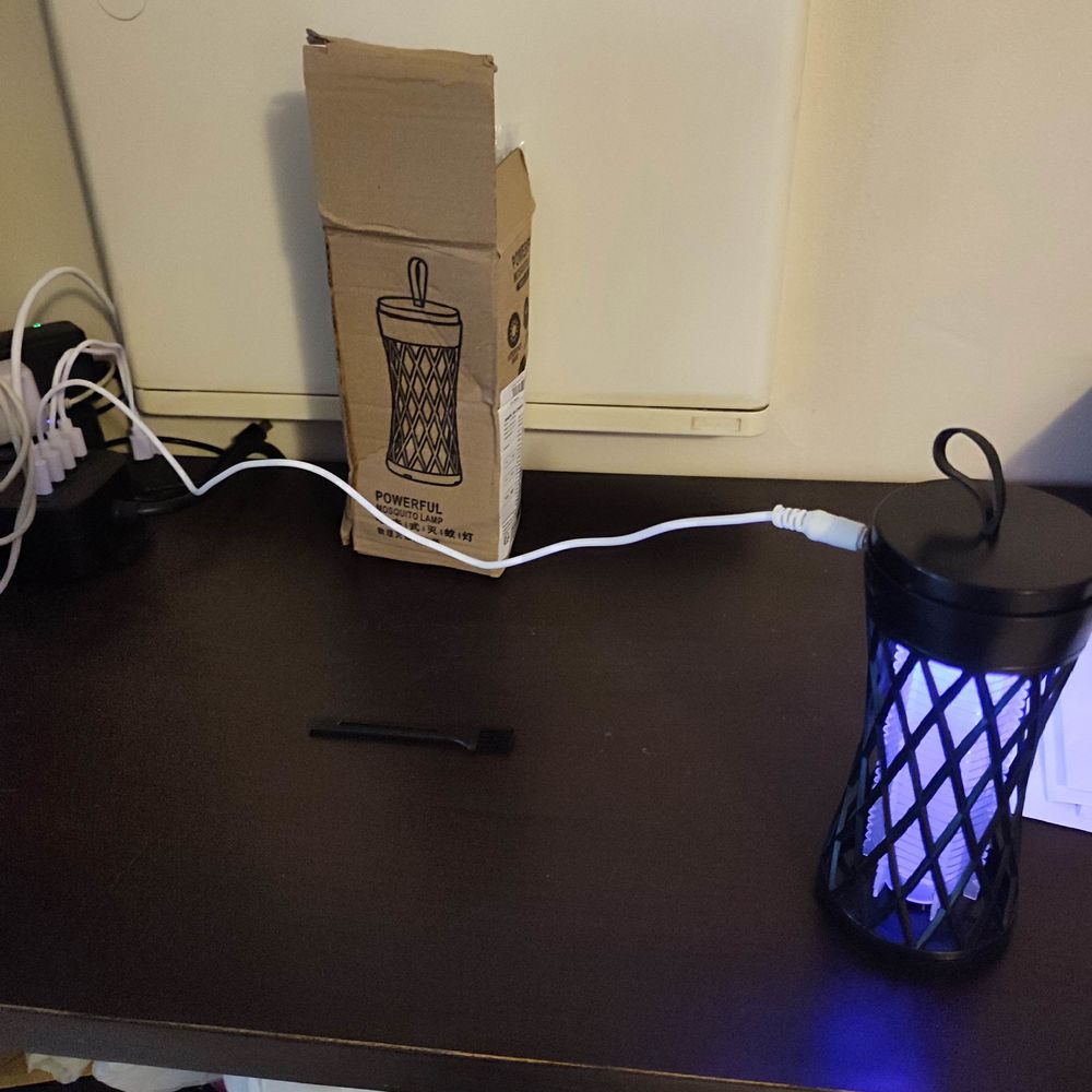 Lampe anti moustique Electroménager