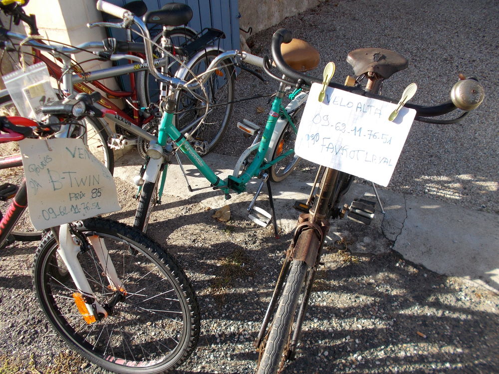 1 lot de v&eacute;lo vtt vtc et v&eacute;lo collection 1930 Vélos