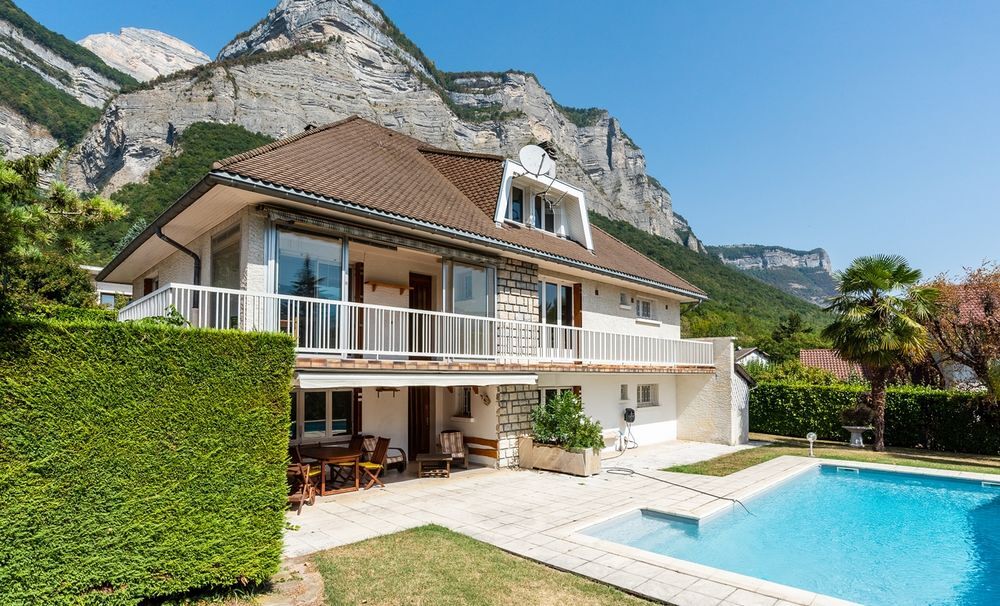 Vente Maison Une grande villa traditionnelle de 250 m avec piscine Crolles