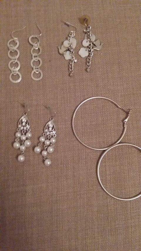 Tr�s jolies boucles d oreilles. 3 La Valette-du-Var (83)