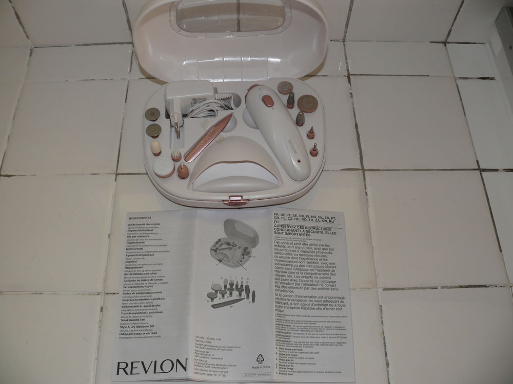 Kit beaut&eacute; des ongles "Revlon" Bijoux et montres