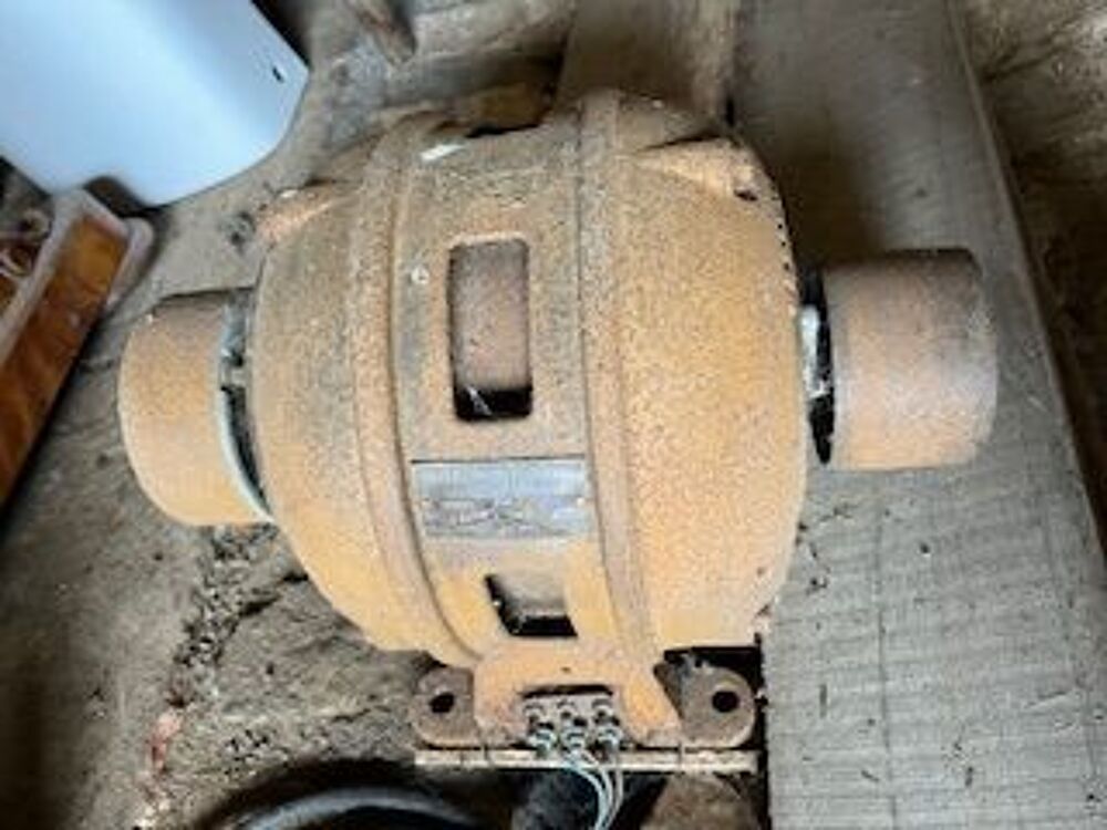 MOTEUR TRIPHASE DROUART 50 VT1390 TOURS /MIN 3CV Bricolage
