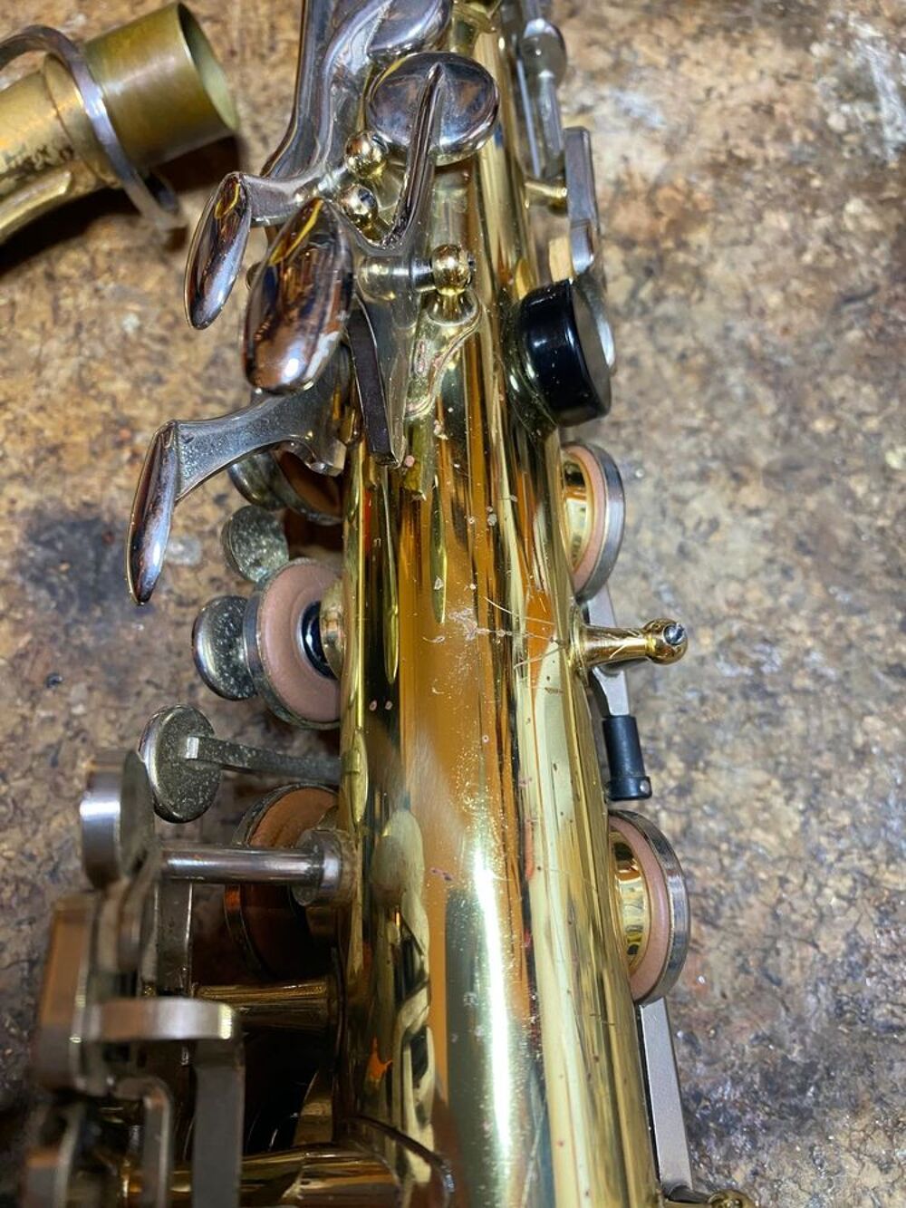 Saxopho Alto Yamaha 21, retamponn&eacute;, dor&eacute; cl&eacute;s argent&eacute;es Instruments de musique