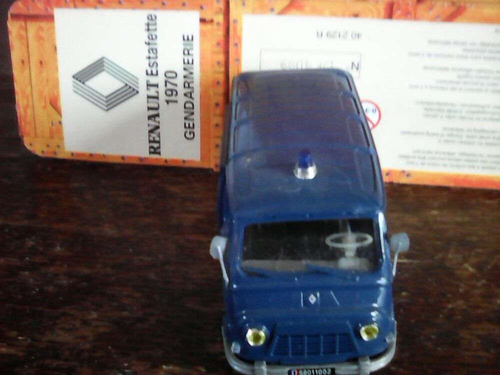 Fourgon Renault Gendarmerie Estafette 1970 Norev 1/43 