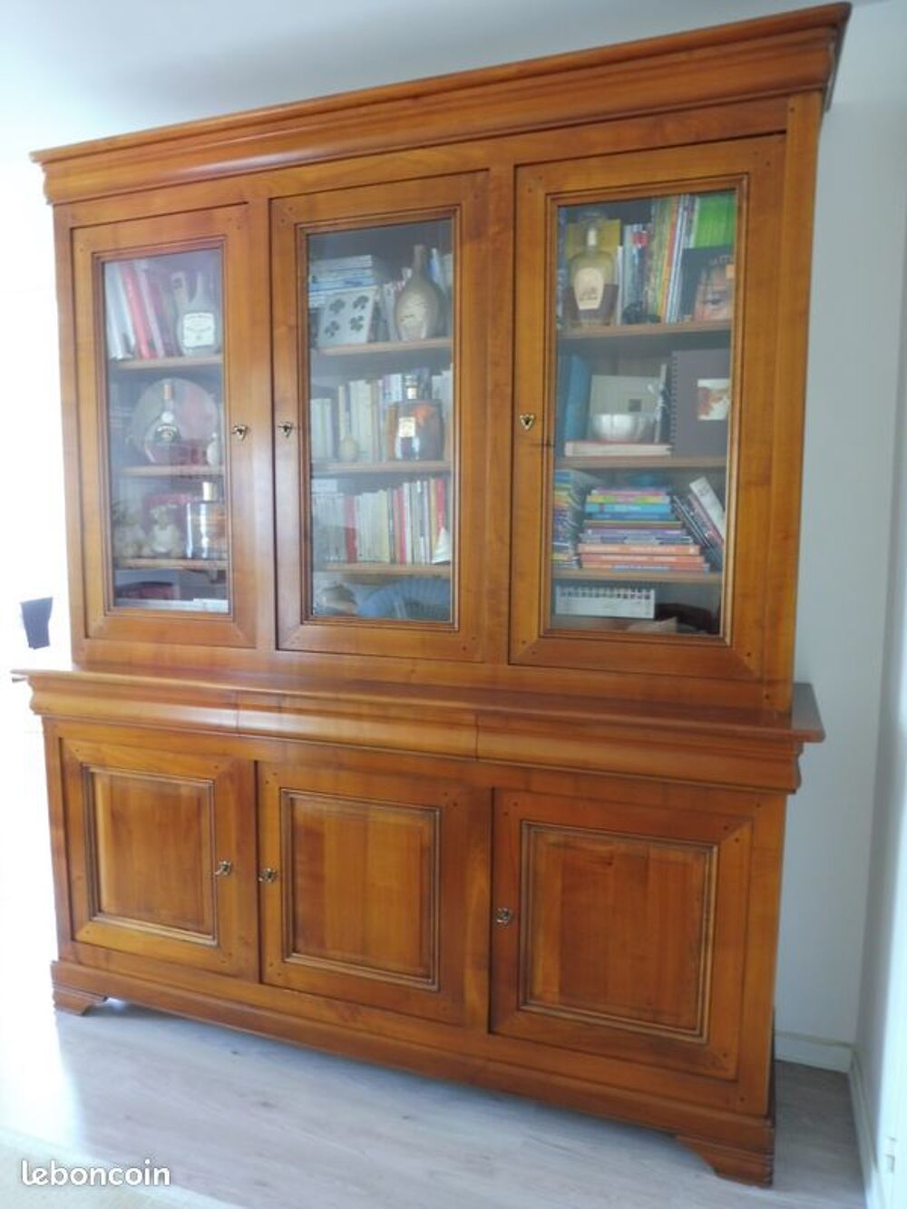 A SAISIR : Biblioth&egrave;que en merisier massif (tr&egrave;s bon &eacute;tat) Meubles