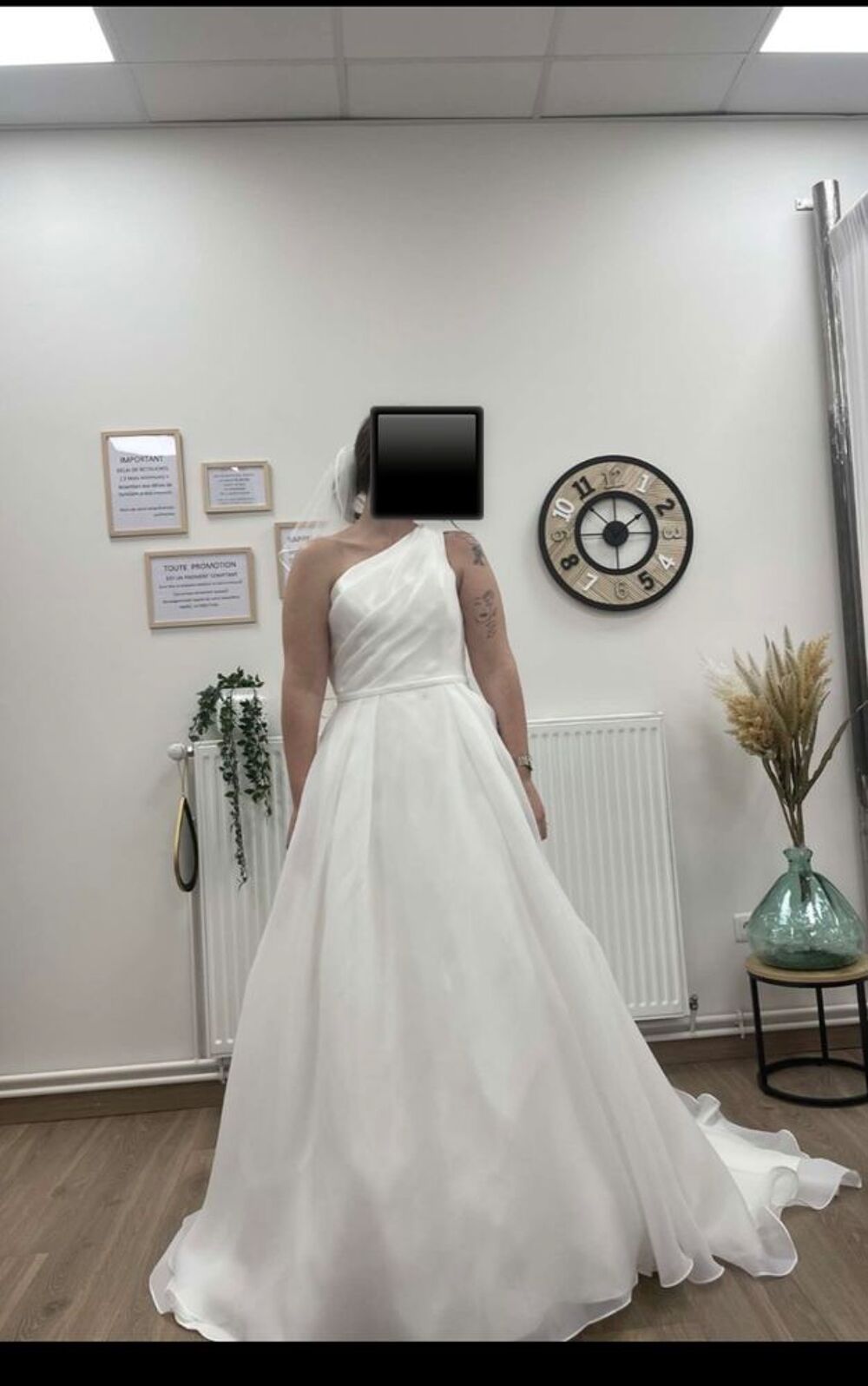 Robe de mari&eacute;e neuve Vêtements