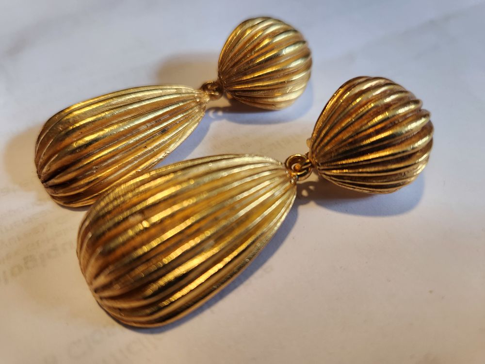 BO Clip stri&eacute;e LANVIN pendante dor&eacute;e Bijoux et montres