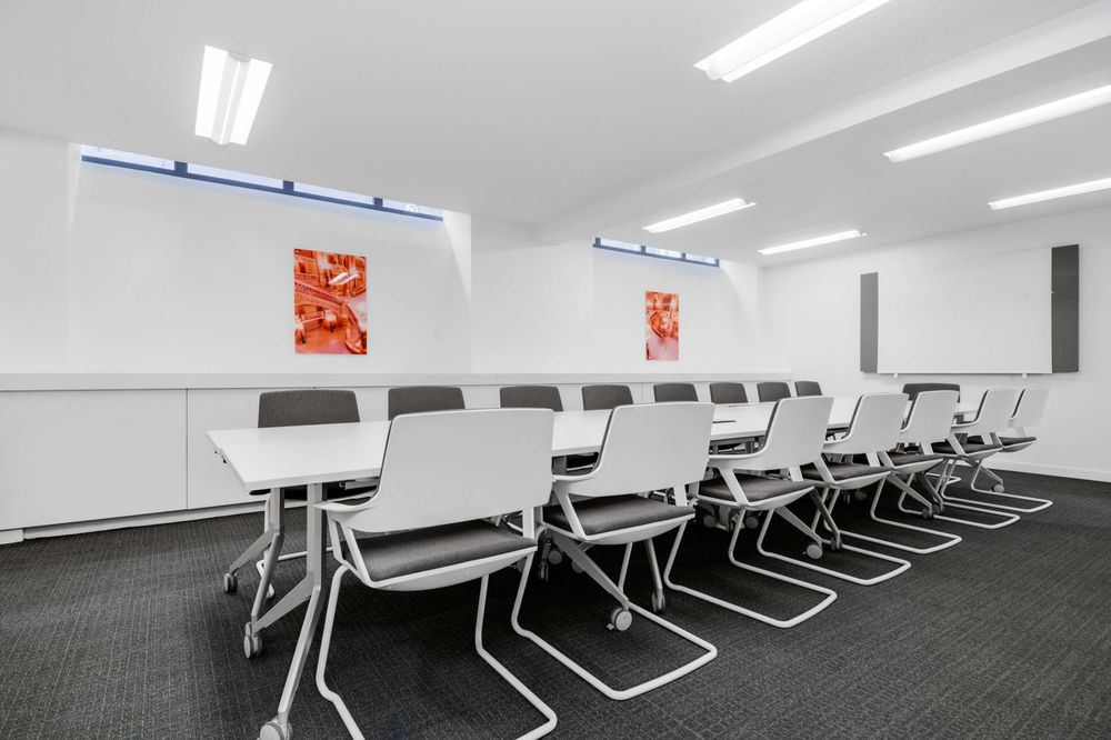   Accès tout compris à un espace de travail professionnel pour 4 personnes à Paris Opera  