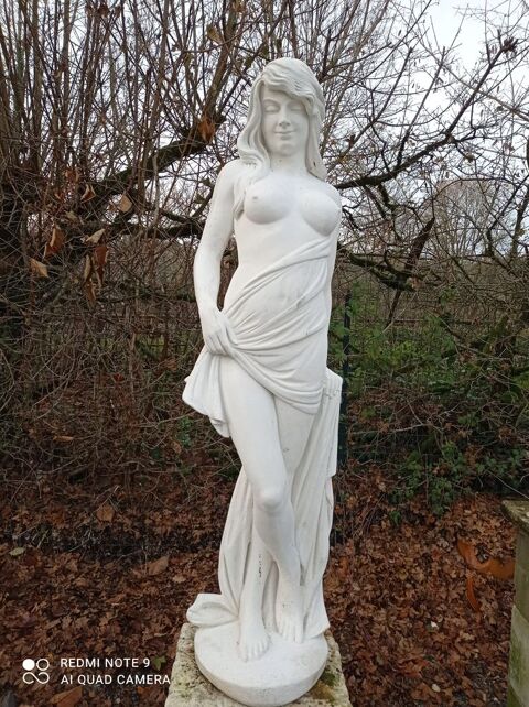 Statue en pierre Katy 470 Chteau-l'vque (24)