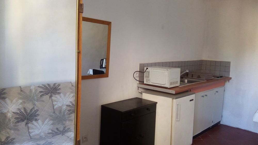   Studio rénové et meublé dans le centre historique de Béziers Languedoc-Roussillon, Béziers (34500)