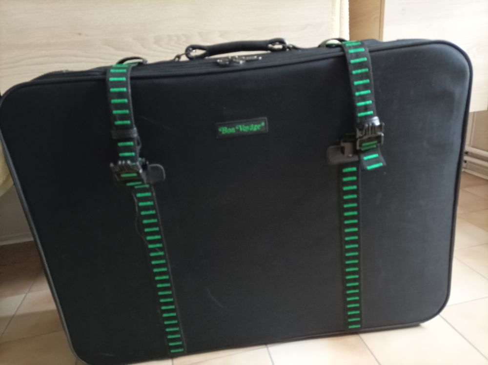Grande valise. Maroquinerie