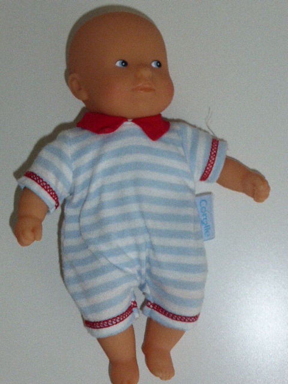 COROLLE Poup&eacute;e b&eacute;b&eacute; Mini calin combinaison ciel blanc rouge Jeux / jouets