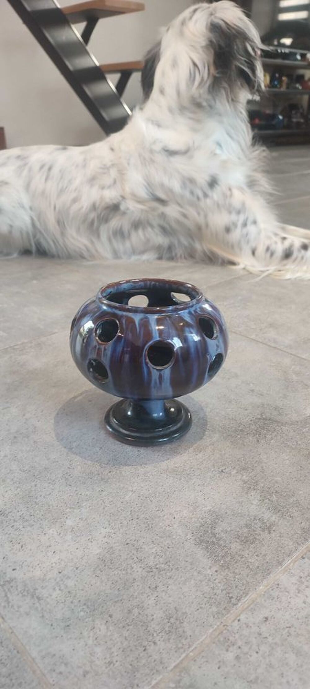 Pot &agrave; crocus vintage en c&eacute;ramique 