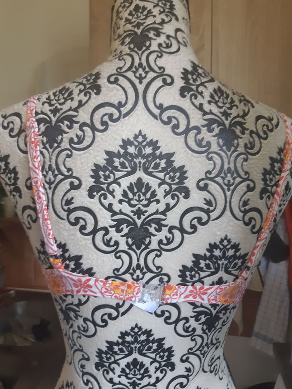  haut de maillot de bain NEUF a motifs ETAM TAILLE 90B
Vêtements