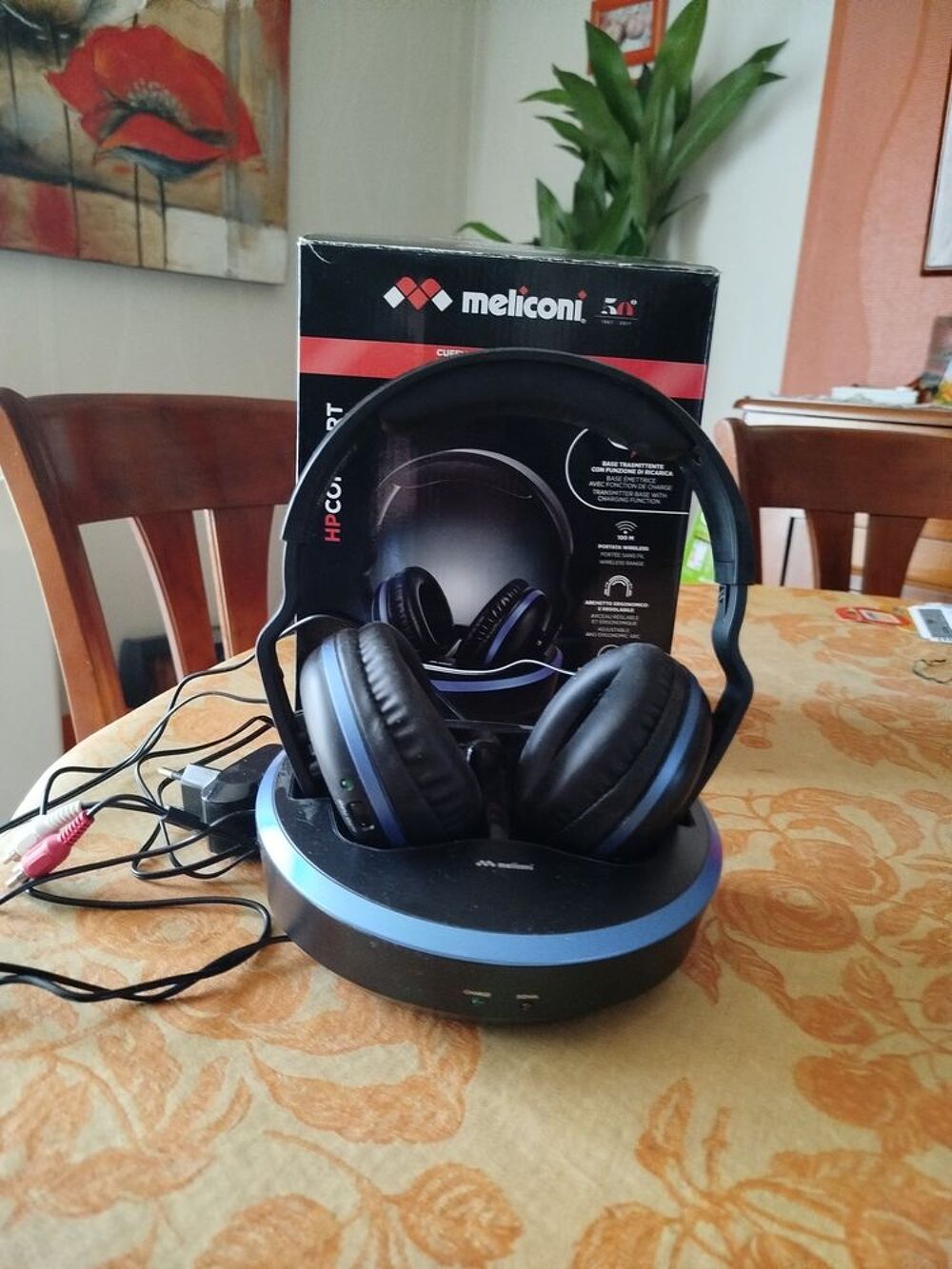 particulier un casque sans fil plus chargeur et cables, Audio et hifi