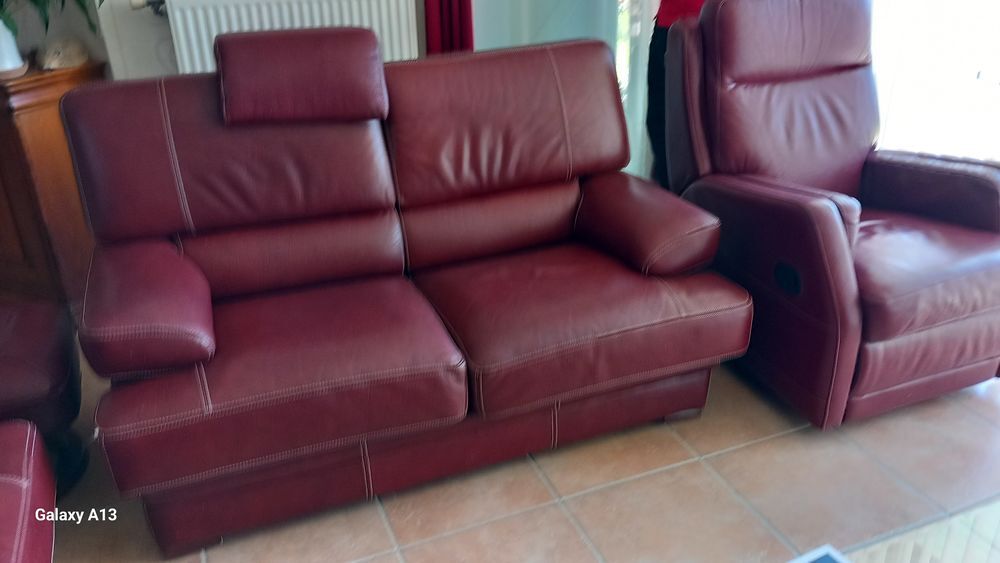 salon cuir complet tr&eacute;s bon &eacute;tat Meubles