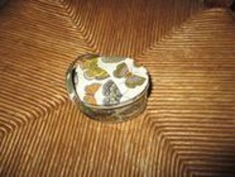 Petites boite d�coration papillons ovales et autres 0 M�rignies (59)