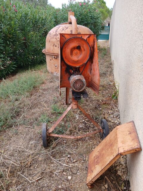 Bétonnière métal orange ancien modèle Moussan (11)