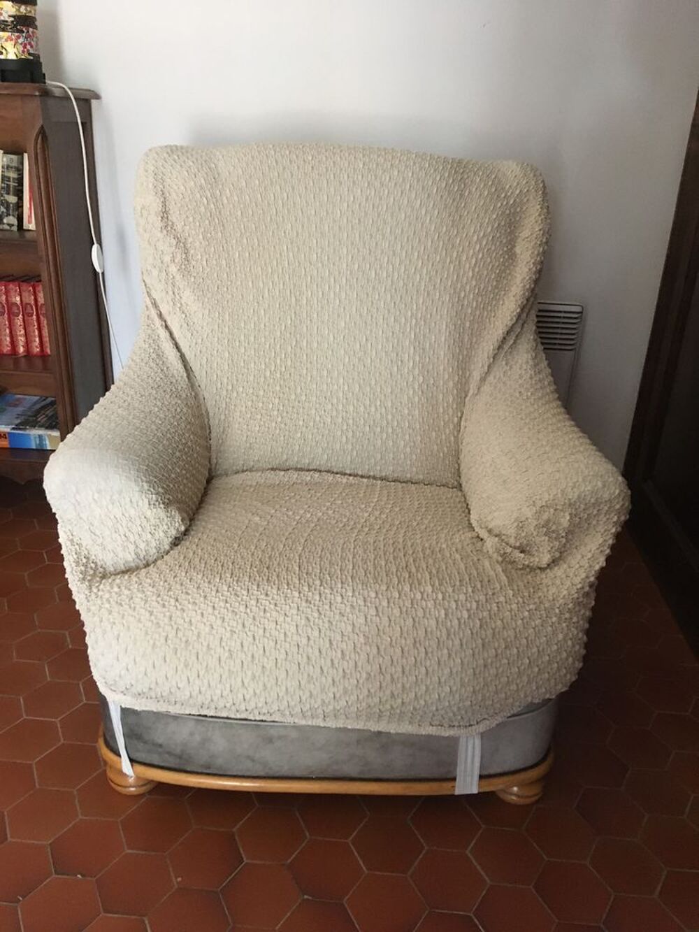 DEUX FAUTEUILS Meubles