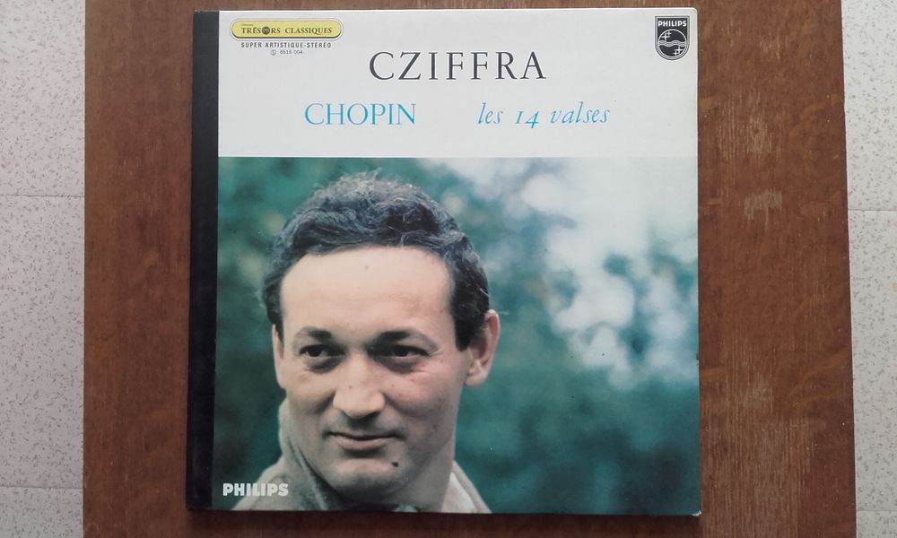 Disque 33 T (vinyle)
FREDEDRIC CHOPIN
CD et vinyles
