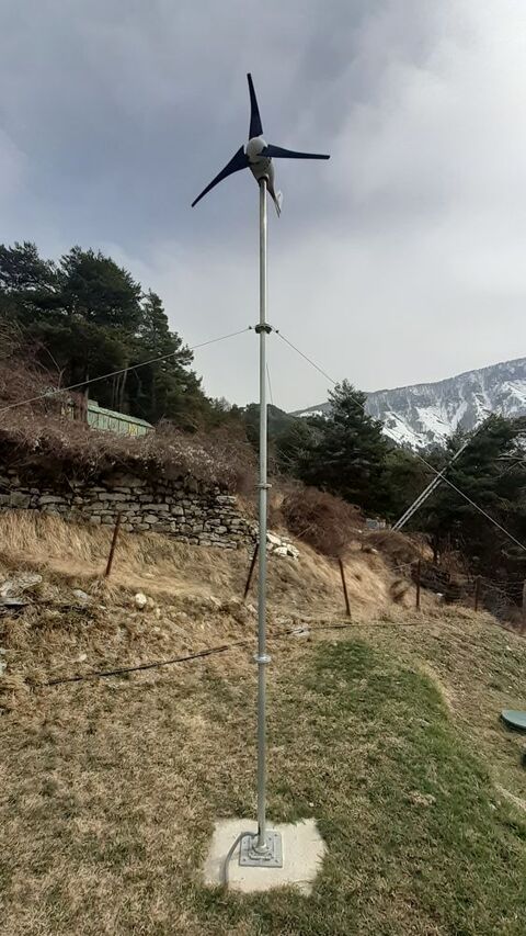 EOLIENNE 500 watts /12 volts 500 La Brigue (06)