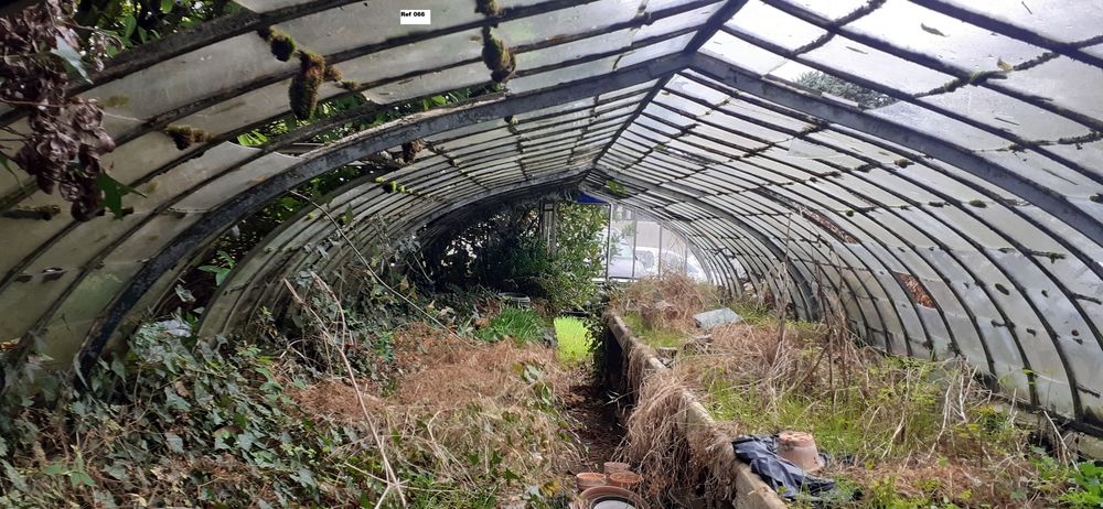 Serre ancienne en fer fin XIXe d&eacute;but XXe &agrave; restaurer Jardin