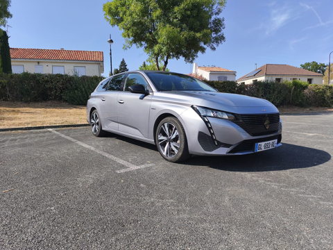 Peugeot 308 SW PHEV 180 e-EAT8 Active Pack 2023 occasion Les Essarts 85140