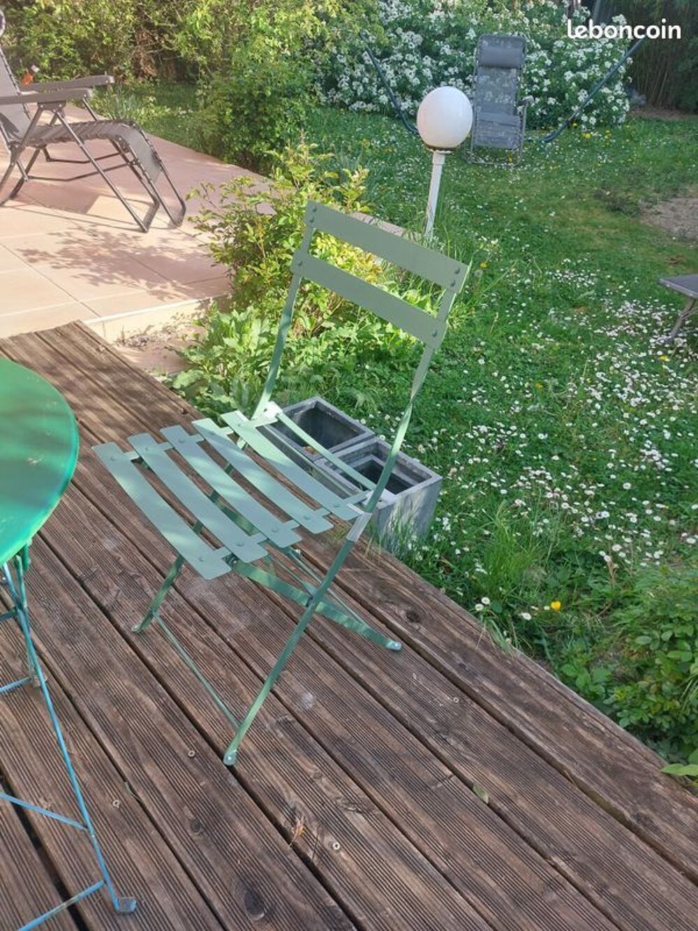 1 Table ronde et 4 chaises neuves de bistrot ou de jardin Jardin