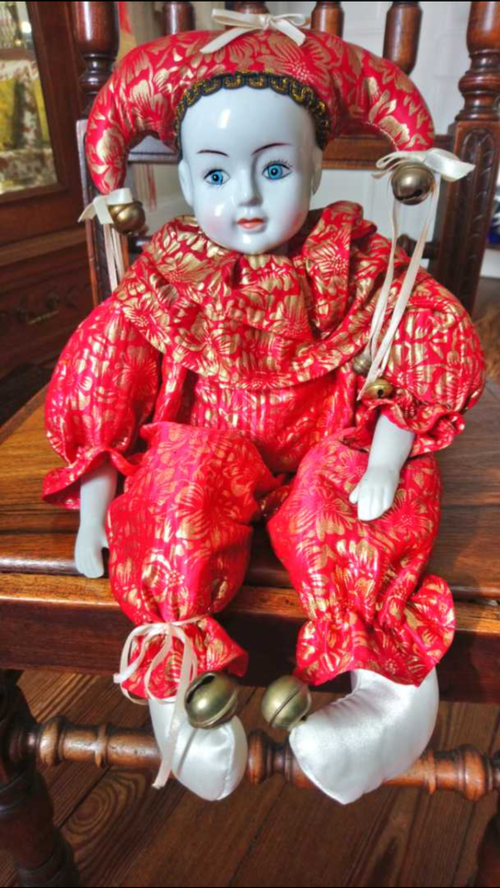 Poup&eacute;e Arlequin en porcelaine ann&eacute;es 1980 