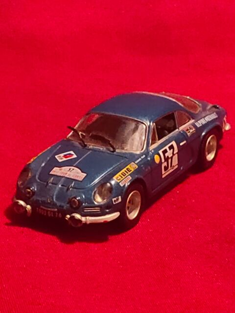 Voiture miniature alpine renault 10 Avermes (03)