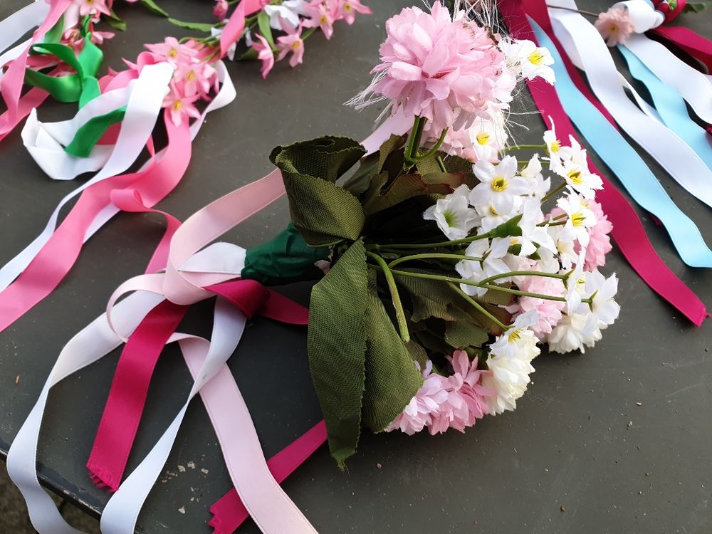 2 (6) couronnes enfant pour c&eacute;r&eacute;monie et bouquets assortis Vêtements enfants